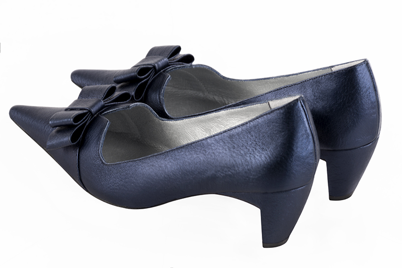 Prussian blue women's dress pumps, with a knot on the front. Pointed toe. Medium comma heels. Rear view - Florence KOOIJMAN